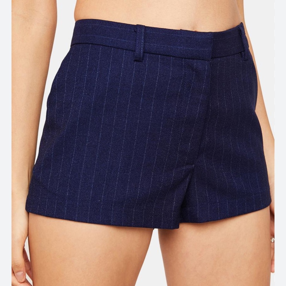 NWT Lioness Pinstripe Mini Shorts - Picture 2 of 5
